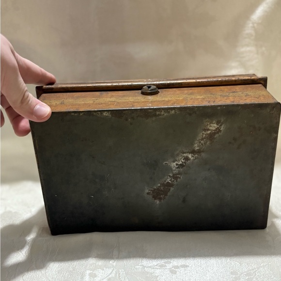 Vintage Metal Lock Box/ Decorative Box - Picture 5 of 12